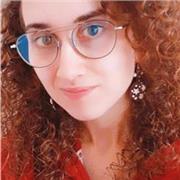 Studentessa universitaria impartisce lezioni private di lingua inglese o anche di italiano